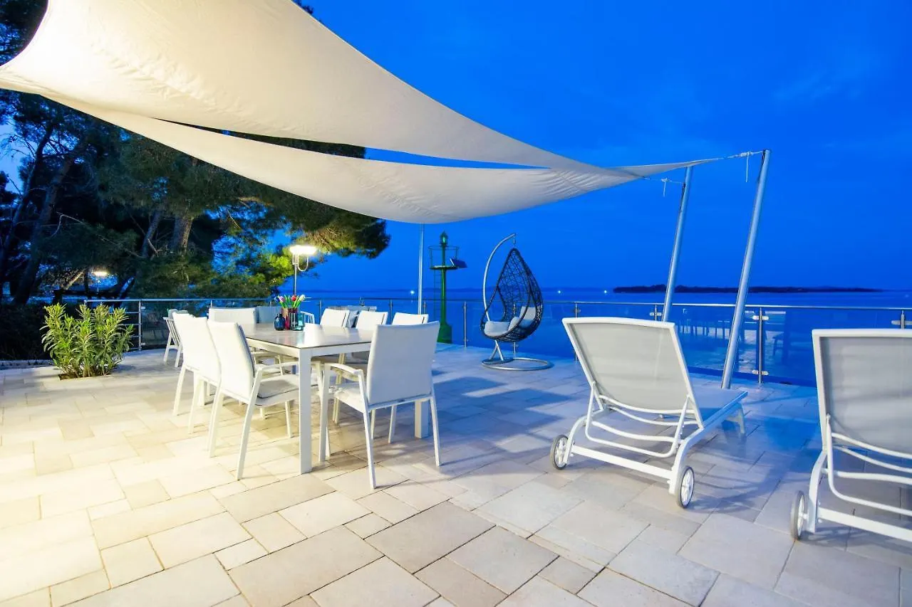 Holiday Home With Swimming Pool - Dugi Otok, Žman Vila