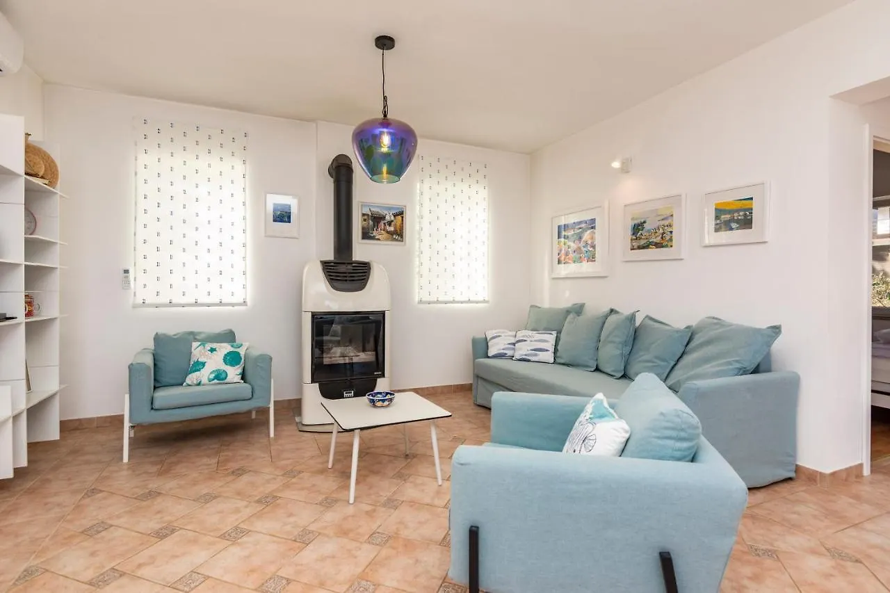 Vila Holiday Home With Swimming Pool - Dugi Otok, Žman