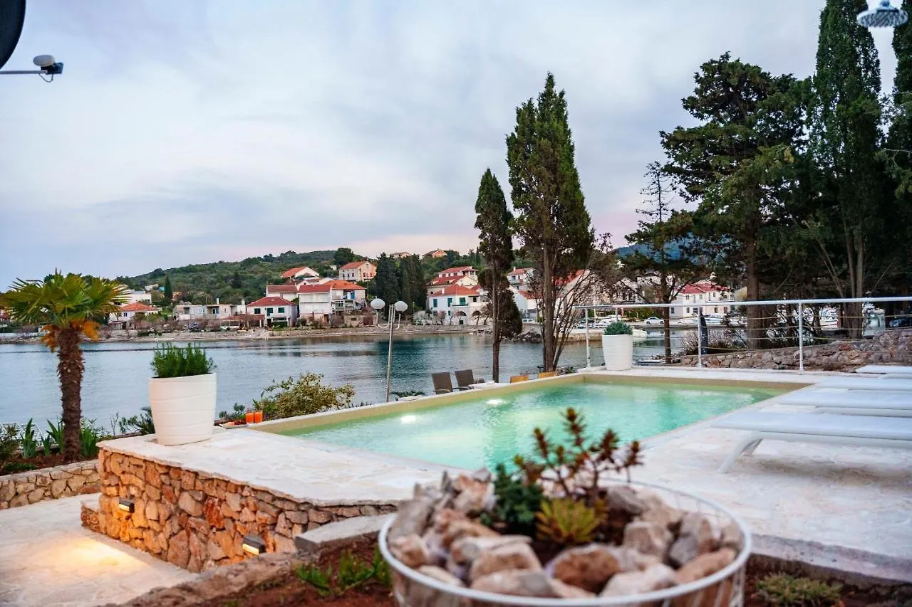 Holiday Home With Swimming Pool - Dugi Otok, Žman Horvátország