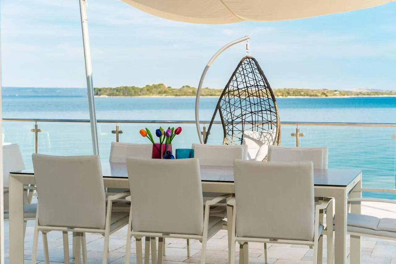 Holiday Home With Swimming Pool - Dugi Otok, Žman Villa