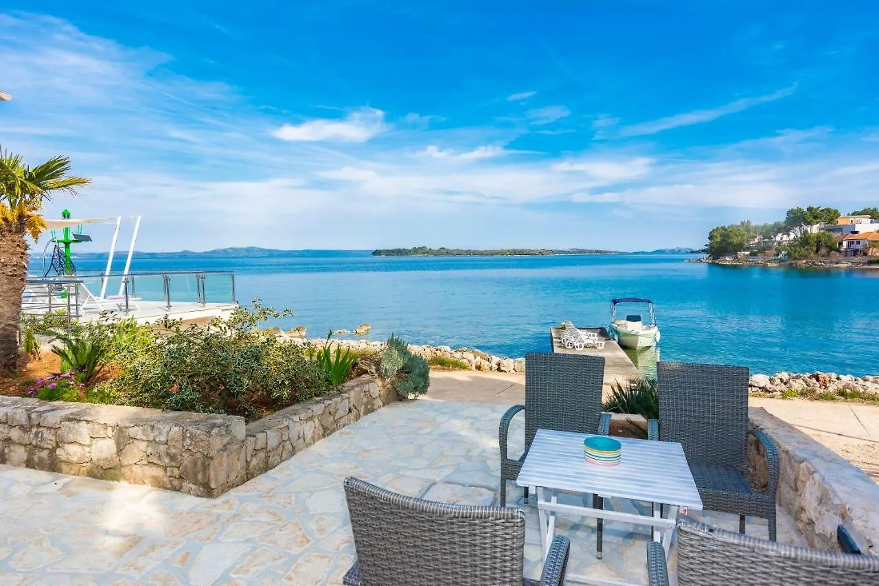 Villa Holiday Home With Swimming Pool - Dugi Otok, Žman
